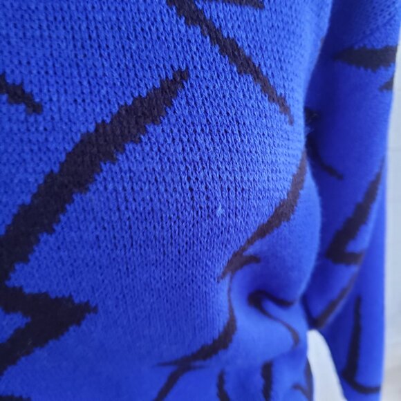 Vintage 80s 2-piece Black Lightning on dark blue knit sweater and skirt set - Picture 5 of 11